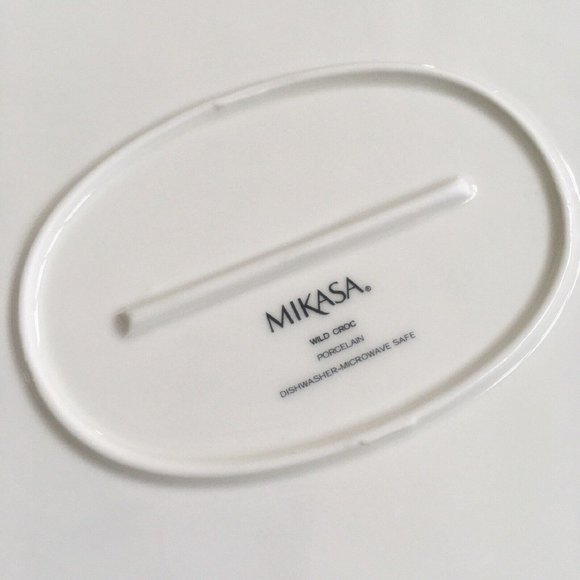 brand new Mikasa Wild Croc Pattern 15" x 13" Porcelain Oval Serving Platter - Picture 4 of 12